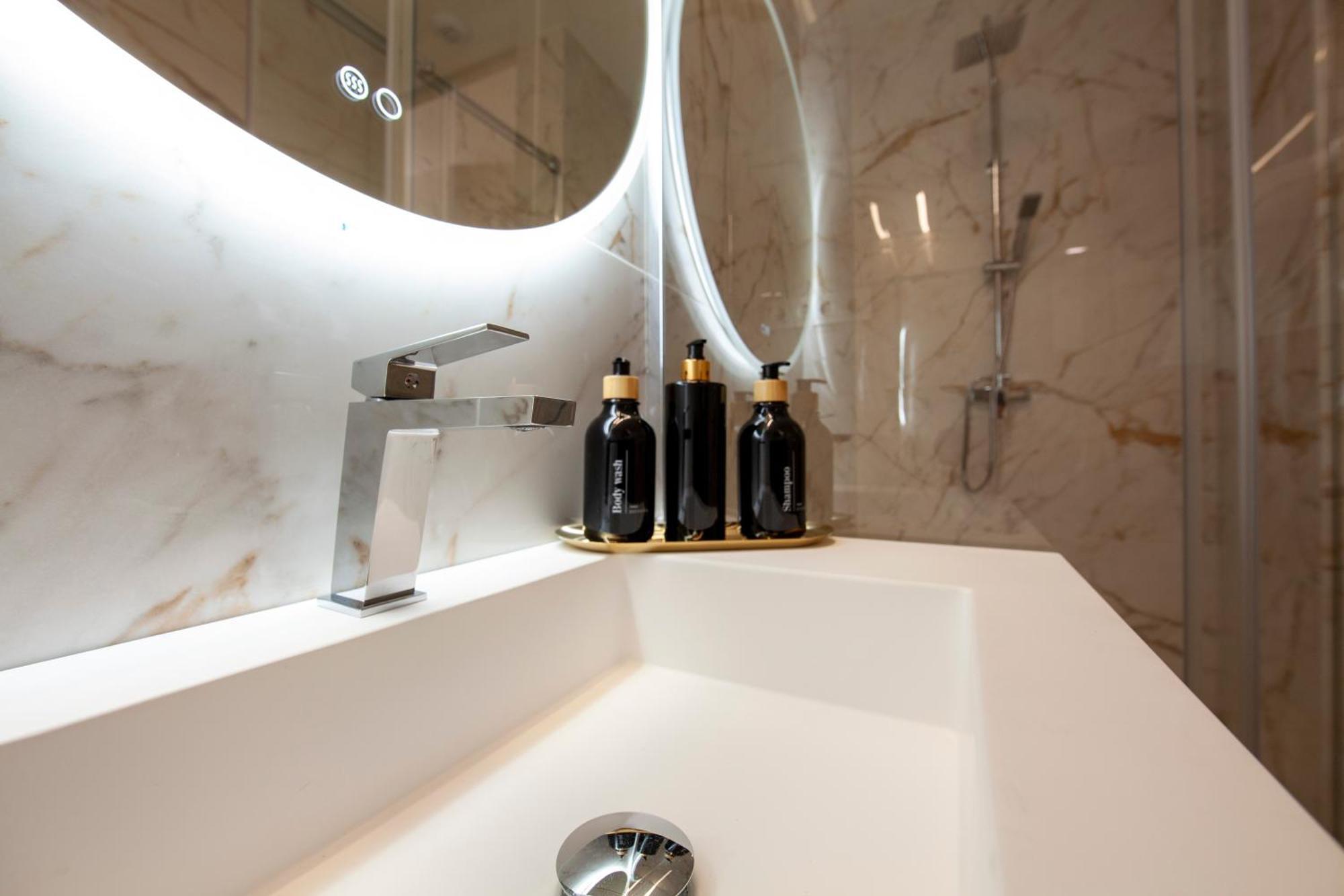 Pries Homes - Center Beach Malaga Luaran gambar